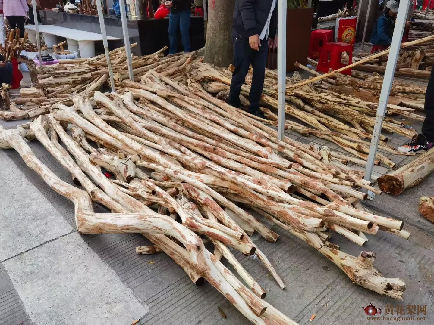 市场上常见的海南黄花梨原木新料